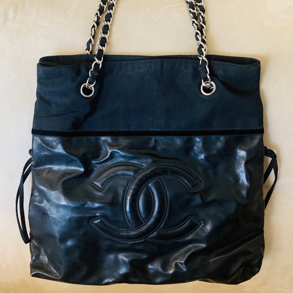 Chanel Shoulder Bag - Picture 2 of 3